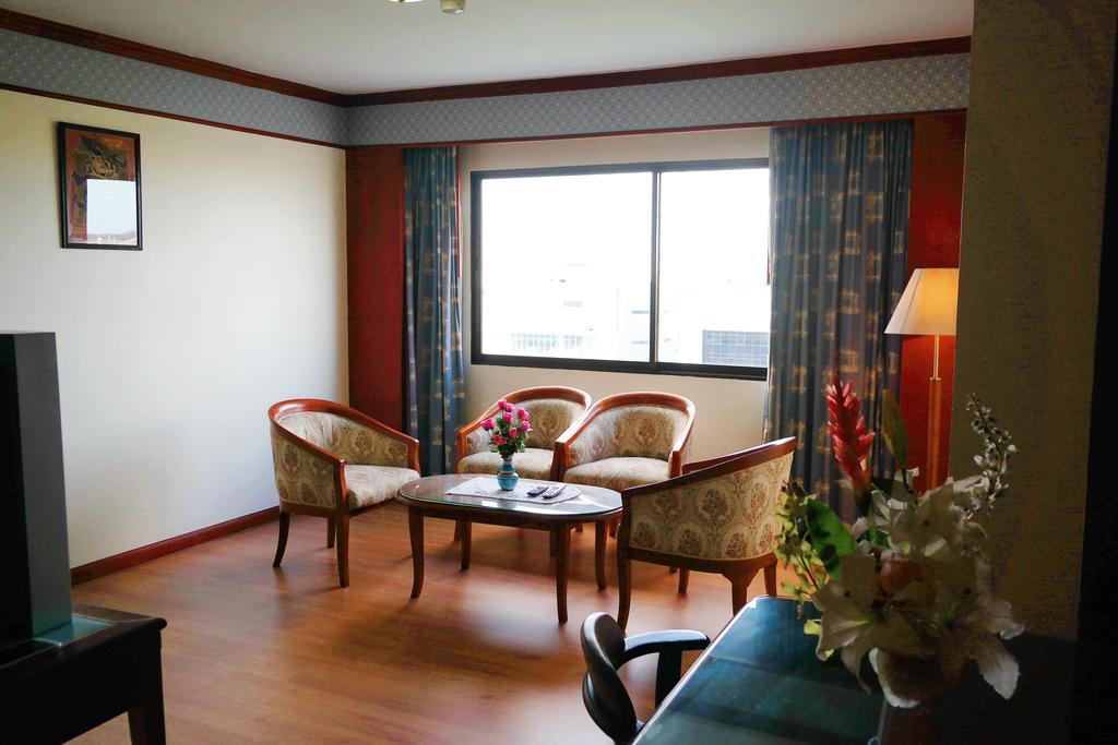 Grand Park Hotel Nakhon Si Thammarat Exterior photo