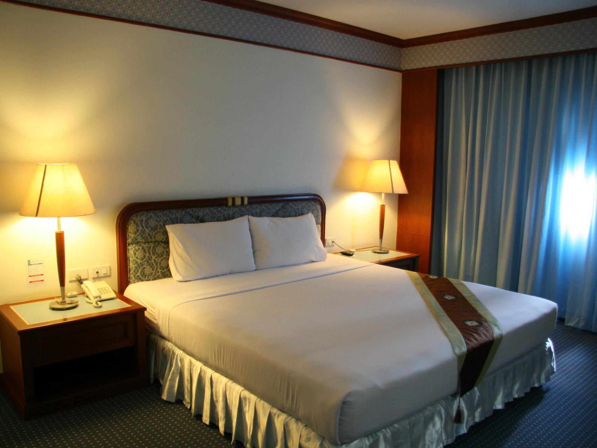 Grand Park Hotel Nakhon Si Thammarat Exterior photo