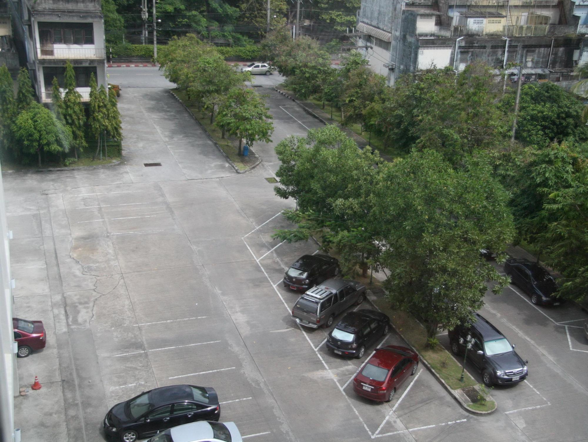 Grand Park Hotel Nakhon Si Thammarat Exterior photo