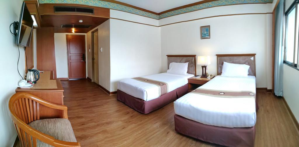 Grand Park Hotel Nakhon Si Thammarat Exterior photo
