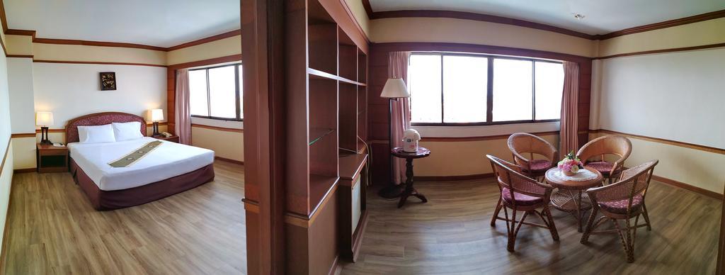Grand Park Hotel Nakhon Si Thammarat Exterior photo
