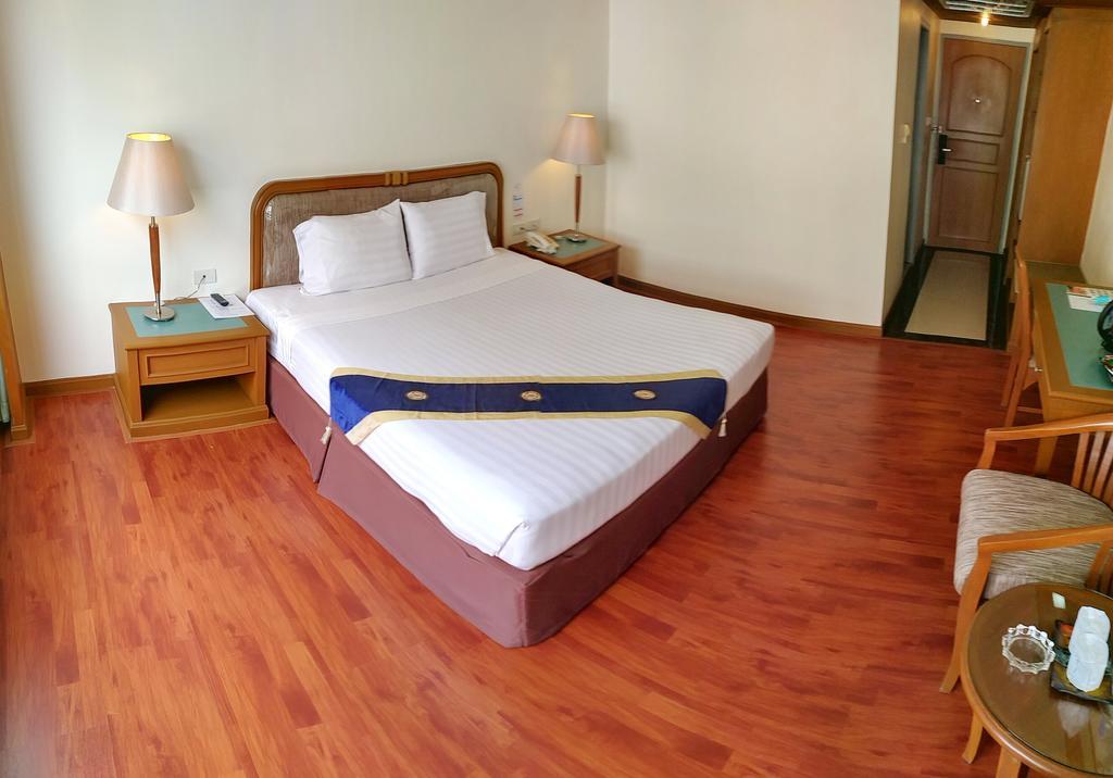 Grand Park Hotel Nakhon Si Thammarat Room photo