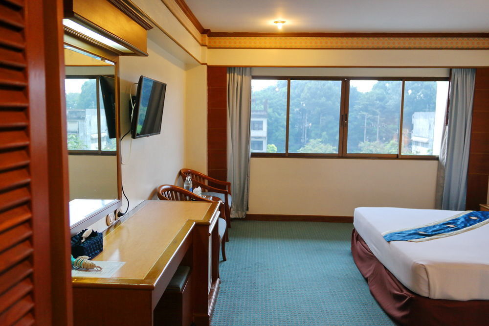 Grand Park Hotel Nakhon Si Thammarat Exterior photo