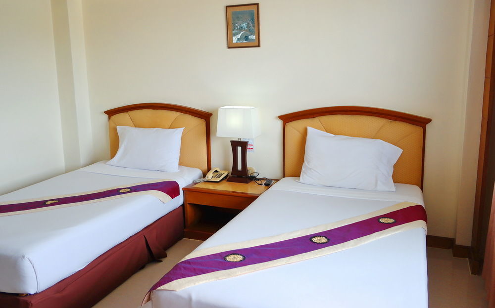 Grand Park Hotel Nakhon Si Thammarat Exterior photo