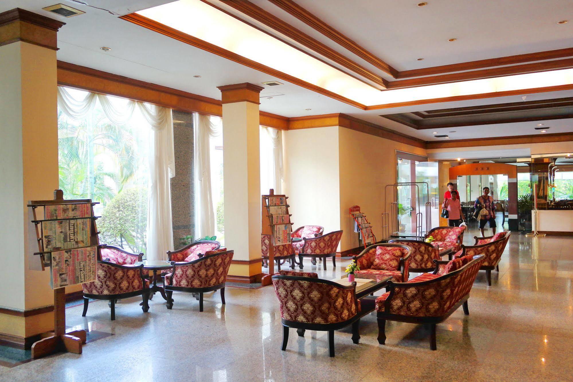 Grand Park Hotel Nakhon Si Thammarat Exterior photo