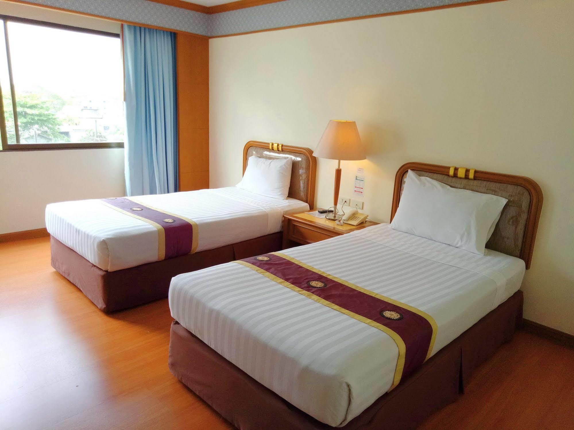 Grand Park Hotel Nakhon Si Thammarat Exterior photo