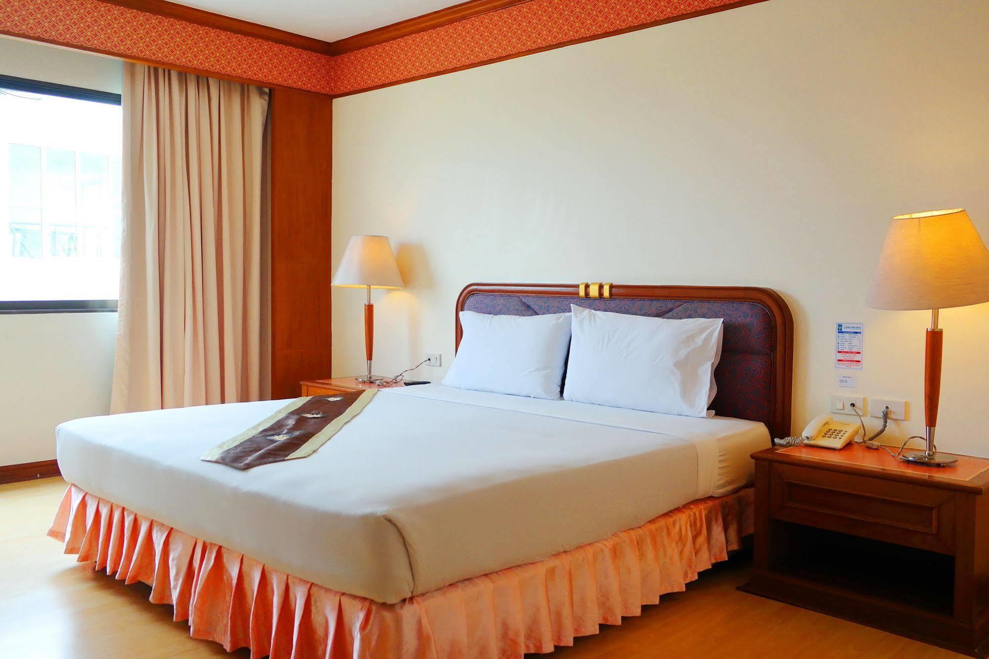 Grand Park Hotel Nakhon Si Thammarat Exterior photo