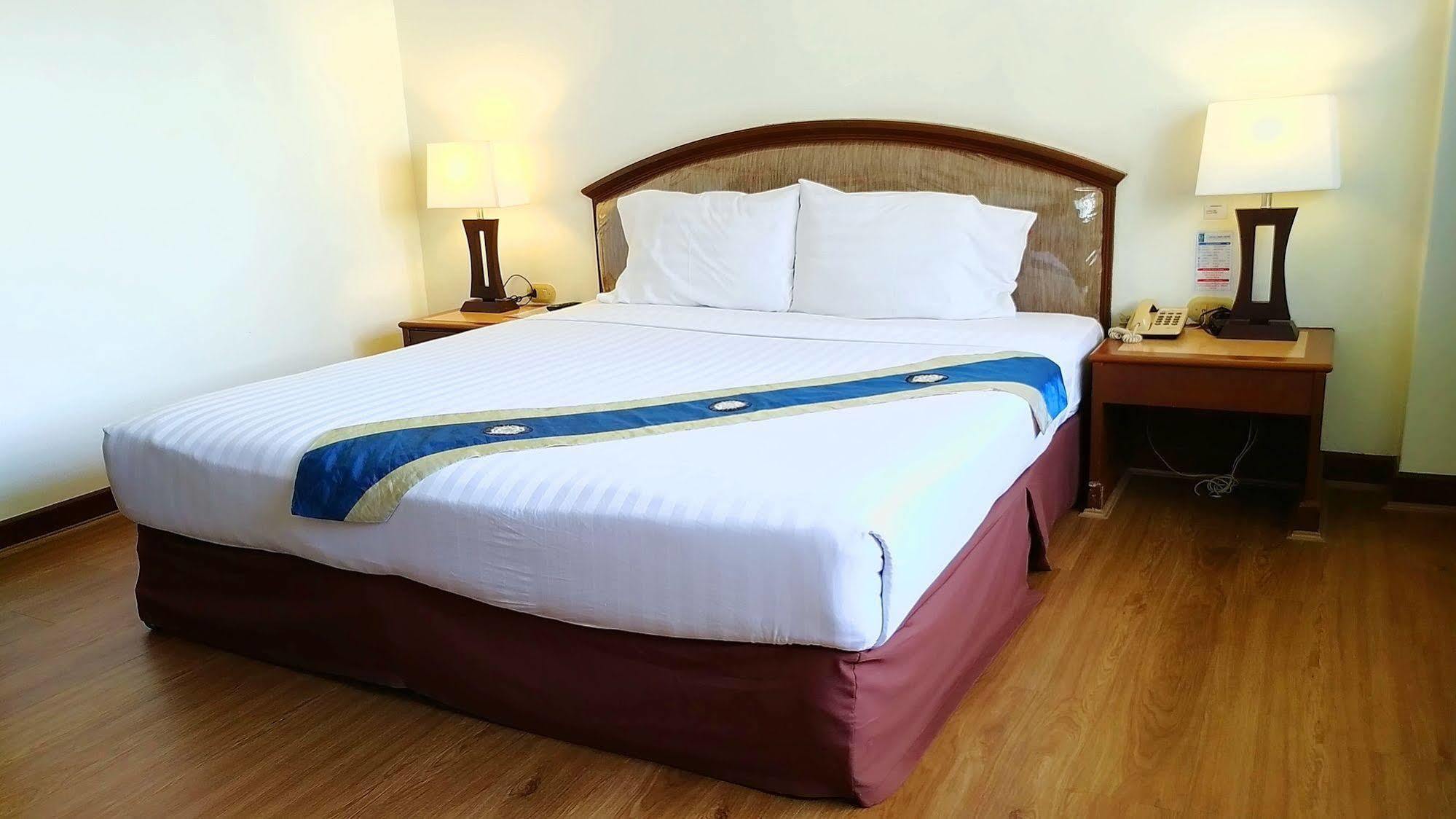 Grand Park Hotel Nakhon Si Thammarat Exterior photo